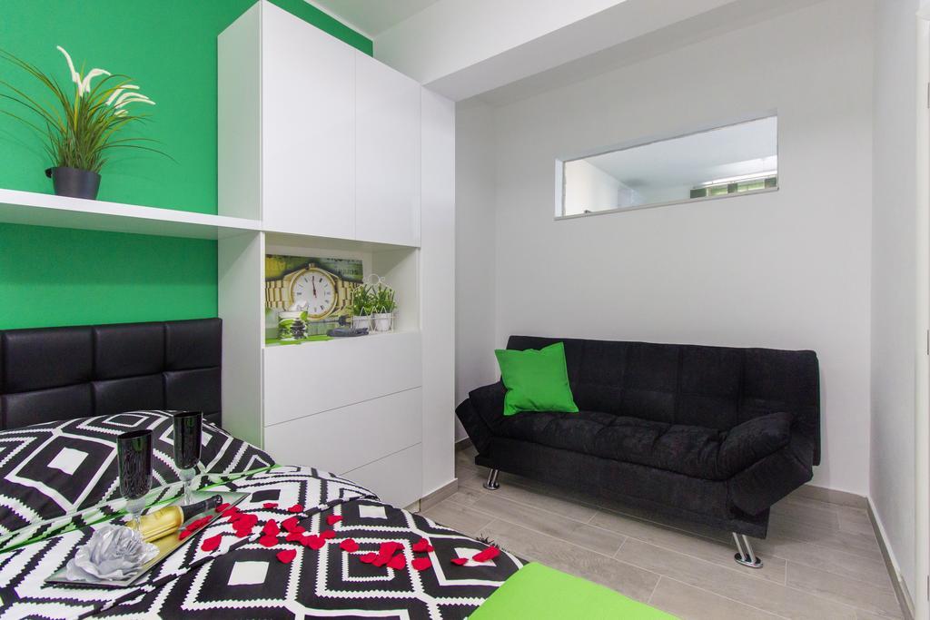 שיבניק Apartments Slavica מראה חיצוני תמונה