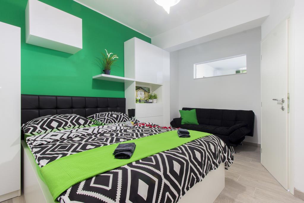 שיבניק Apartments Slavica מראה חיצוני תמונה