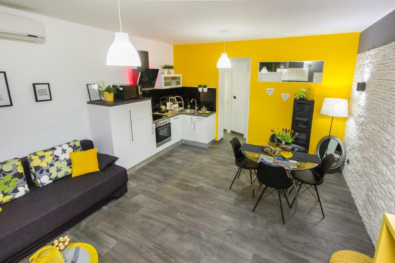 שיבניק Apartments Slavica מראה חיצוני תמונה