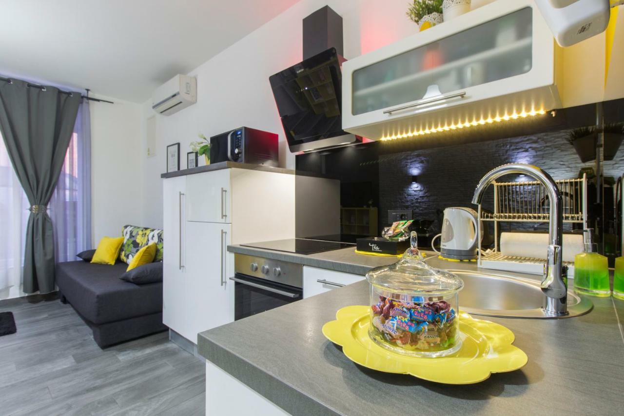 שיבניק Apartments Slavica מראה חיצוני תמונה
