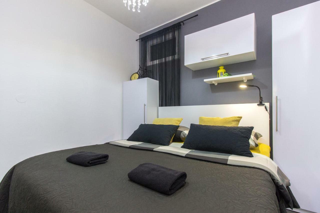 שיבניק Apartments Slavica מראה חיצוני תמונה