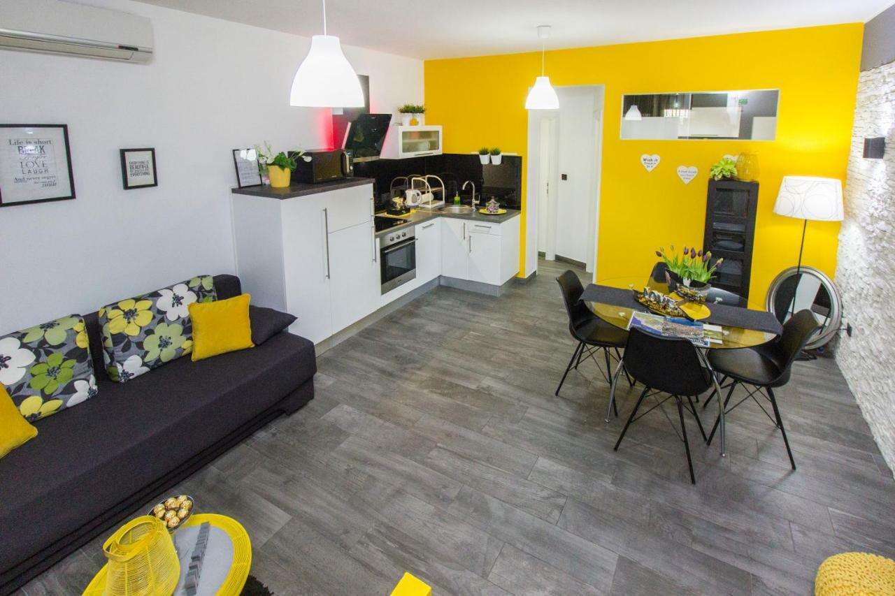 שיבניק Apartments Slavica מראה חיצוני תמונה
